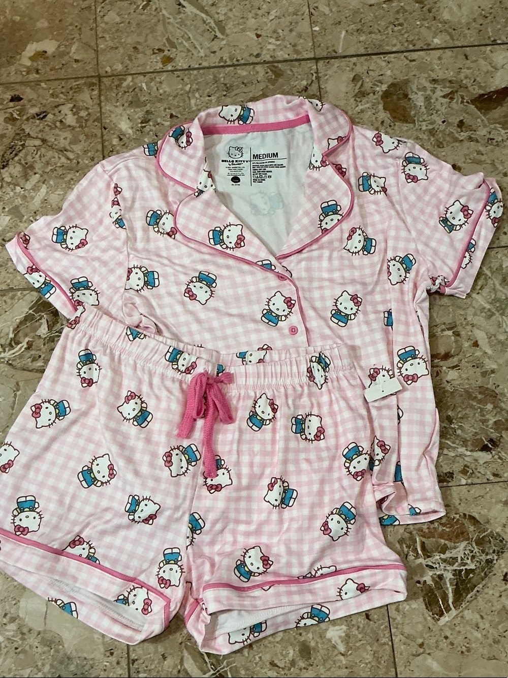 Hello Kitty Pink Gingham short pajamas set, new women’s size Medium